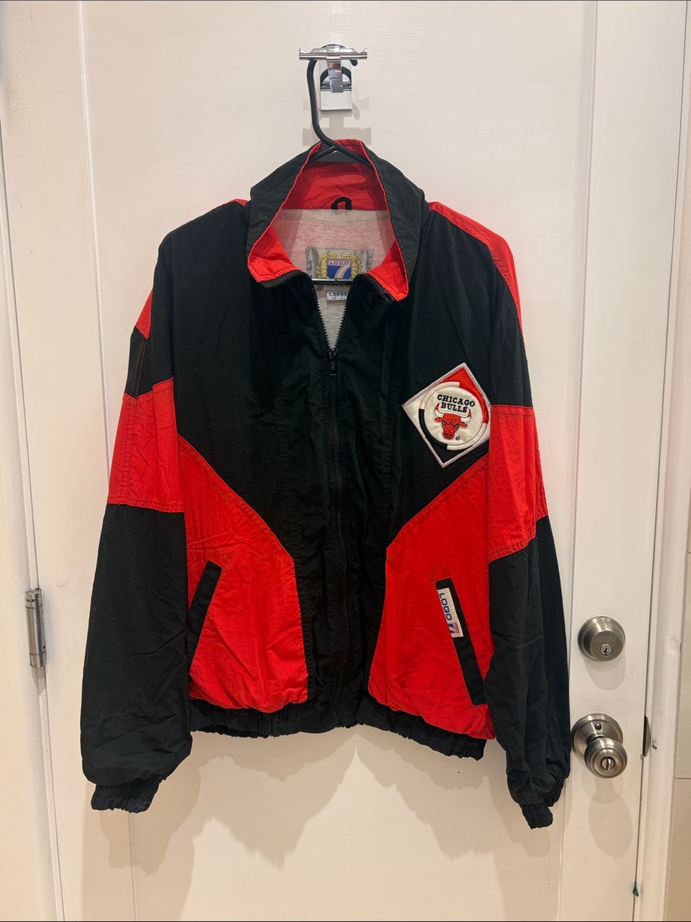 Vintage Logo 7 Chicago Bulls full-zip windbreaker Jacket NBA